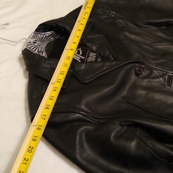 Ms Maxima women's size medium black leather jacket. - Picture 7 of 11